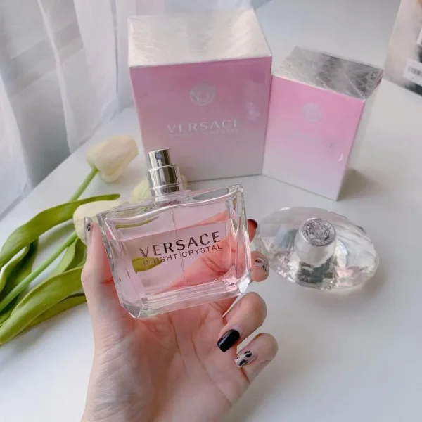 Sự sáng tạo độc đáo của Versace Bright Crystal