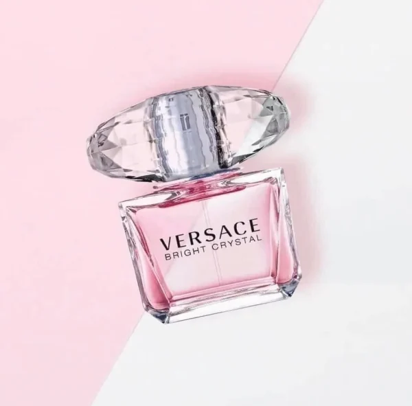 Hương thơm đặc trưng của Versace Bright Crystal EDT
