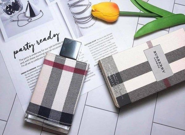 Mùi hương cuốn hút đầy bất ngờ của nước hoa nữ Burberry London For Women EDP