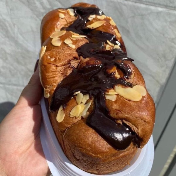 Kết hợp bánh mì hoa cúc với các loại sốt