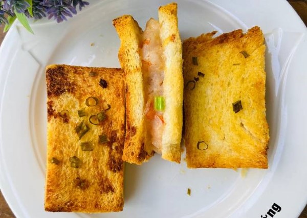 Cách làm bánh mì sandwich nướng tôm