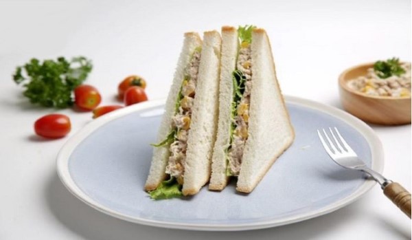 Cách làm bánh mì sandwich cá ngừ