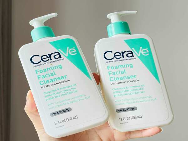 Sữa rửa mặt CeraVe Foaming Cleanser