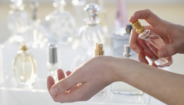 Lưu ý khi lựa chọn và sử dụng nước hoa Parfum là gì? Lưu ý khi lựa chọn và sử dụng nước hoa Parfum là gì?