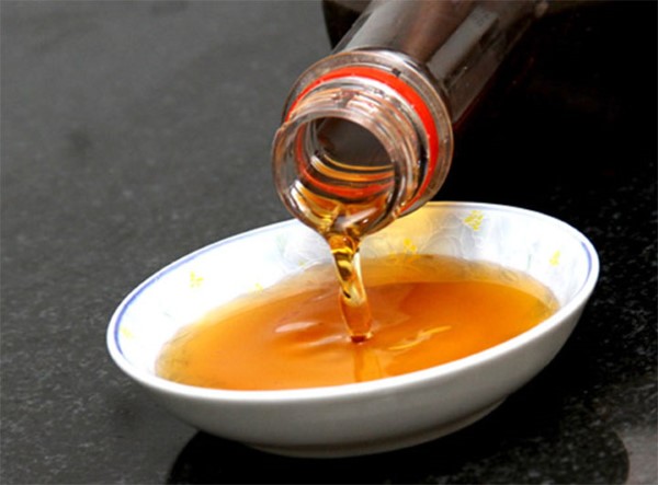 Nước mắm là gia vị đặc trưng