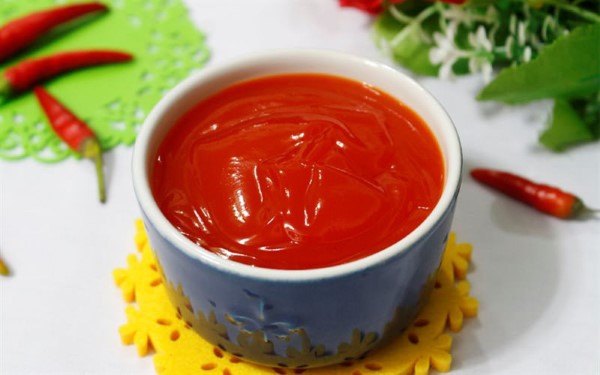 Tương ớt là gia vị yêu thích của nhiều người