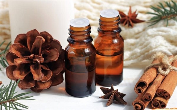 Tinh dầu quế không chỉ có mùi hương dễ chịu mà còn mang lại nhiều lợi ích sức khỏe