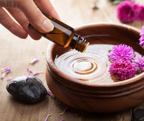 Những lưu ý khi dùng tinh dầu quế