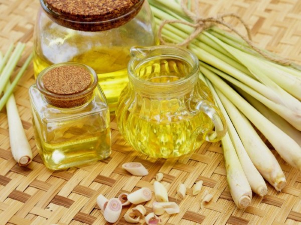 Cách làm tinh dầu sả chanh nhanh chóng