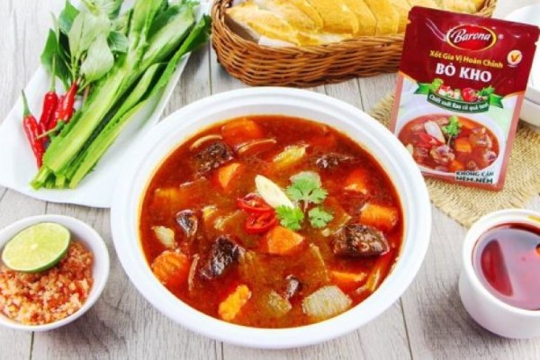 Nấu bò sốt vang bằng gói gia vị Bò kho Barona