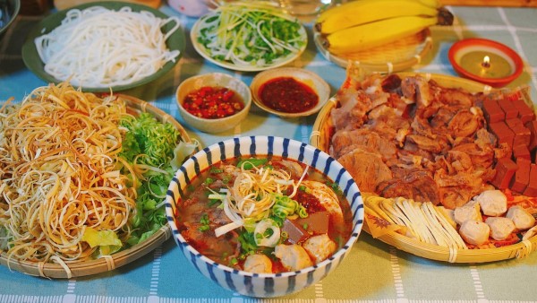 Yêu cầu hoàn thiện cho cách nấu bún bò Huế có gói gia vị