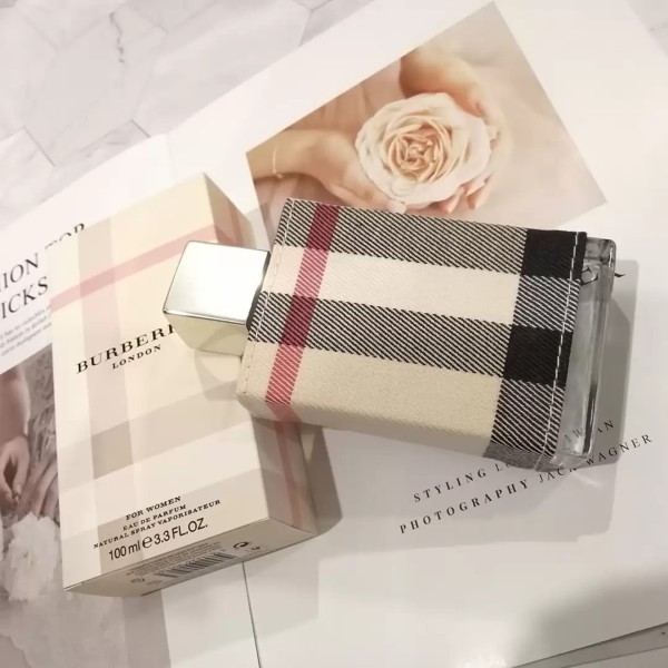 Burberry London - Hương hoa cỏ