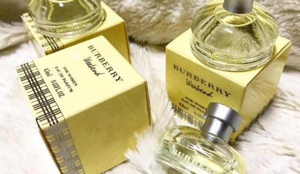 Burberry Weekend EDP - Hương hoa cỏ