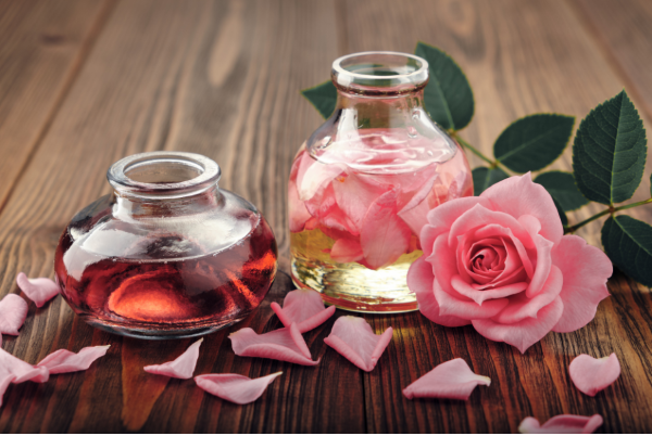 Hương hoa hồng (Rose) mang đến cảm giác thư giãn giúp cải thiện tâm trạng