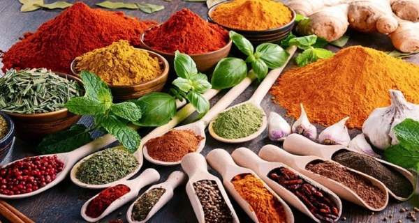 Hương liệu là những chất tạo nên mùi thơm và vị đặc trưng cho thực phẩm và đồ uống