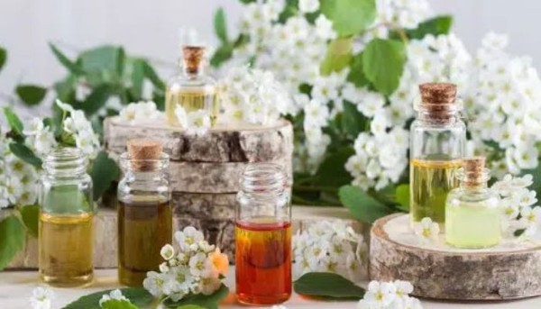 Màu sắc và kết cấu của hương liệu cũng có thể nhận diện chất lượng