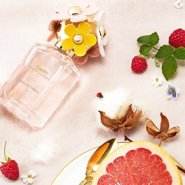 Nước hoa nữ dạng xịt hương dịu nhẹ Marc Jacobs Daisy Eau So Fresh