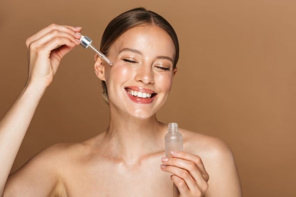 Các loại tinh dầu chứa nhiều hợp chất chống oxy hóa, giúp bảo vệ tế bào khỏi tổn thương do gốc tự do.