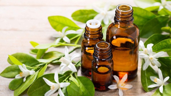 Ứng dụng của tinh dầu hoa nhài tự làm