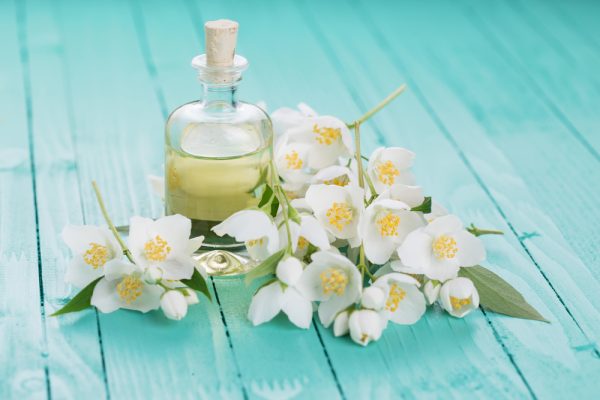 Lợi ích của tinh dầu hoa nhài