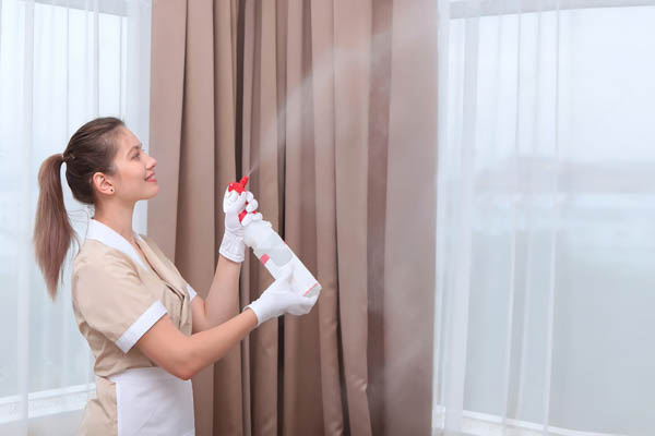 Nước hoa khử mùi và xịt phòng tránh ẩm mốc phòng