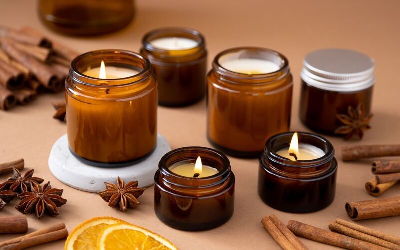 Nhóm hương gỗ ấm áp và sang trọng dành cho nến thơm Nhóm hương gỗ ấm áp và sang trọng dành cho nến thơm